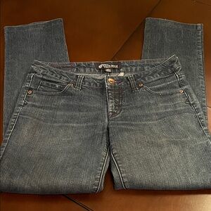 Volcom Denim Straight Leg Jeans these cute jeans are in perfect condition.